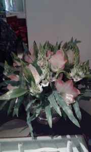 Tutte le sale sono abbellite con fiori freschi.