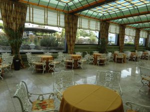 Sala adiacente al giardino.