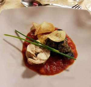 un piatto con il coniglio alla maltese