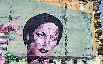 volto di donna arte murale