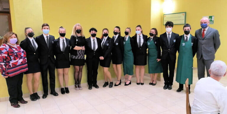 studenti in ristorante